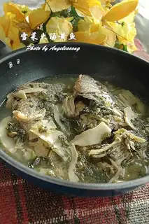 Yellow croaker soup with cabbage