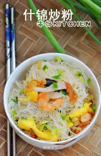 Assorted fried rice noodles