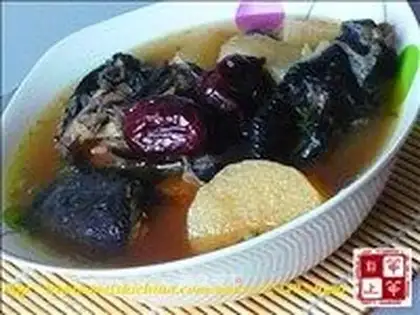 Black-chicken yam and red dates soup