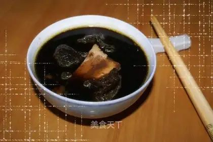 Raw rehmannia root fan bone soup