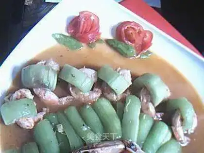 Green shrimp with loofah and copper coins