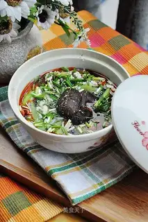 Luffa, seaweed, mushroom and egg soup