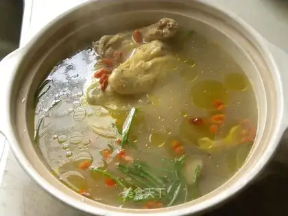 Chinese wolfberry stewed chicken soup