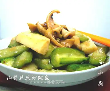 stir-fried squid with yam and loofah