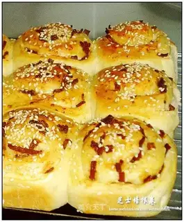 Cheese-bacon roll