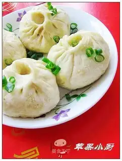 Pan-fried buns with shredded potatoes