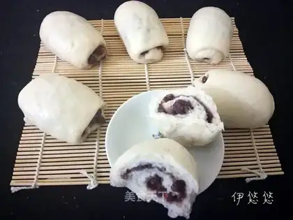 Red bean roll