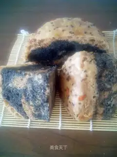 Red sugar, black and sesame