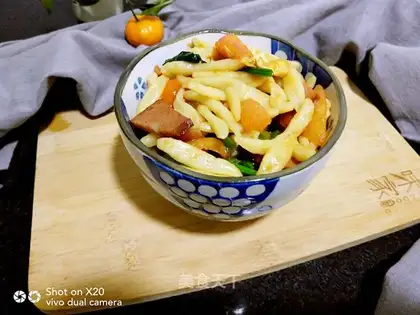 Scissor noodles