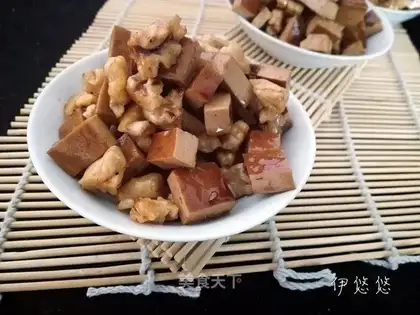 Tofu dry walnuts