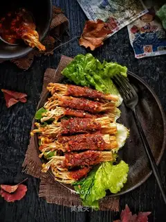 Black pepper roasted fat cow gill mushroom rolls