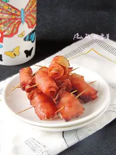 Bacon apricot roll
