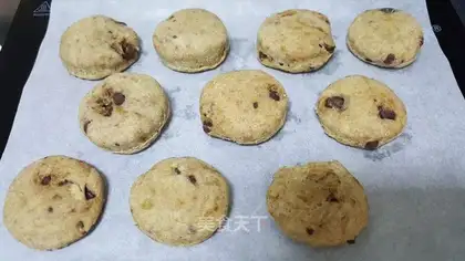 All wheat chocolate banana scon