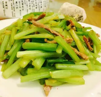 Celery fried meat