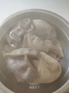 Cook a pig's belly
