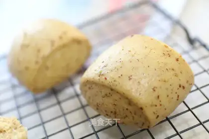 Red-tree red sugar buns