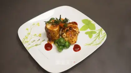 Steamed chicken breast, chicken leg and pork