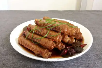 ♪ Pork wings ♪