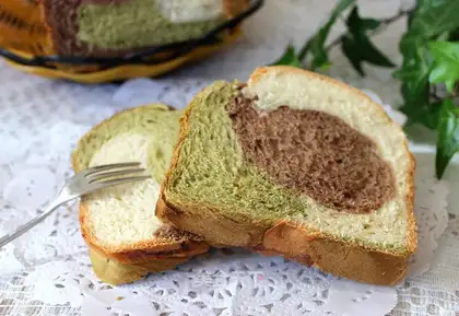 Three-colour toast