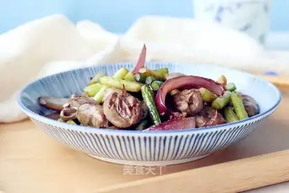 Onions, garlic, chicken heart