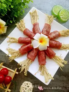 Bread-cracker gin and mushroom rolls