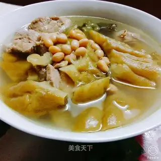 Bones soup from bitter pickles