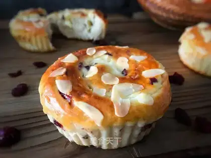 Cranberry cheese rolls