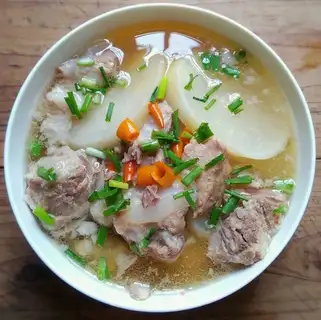 White radish steak soup
