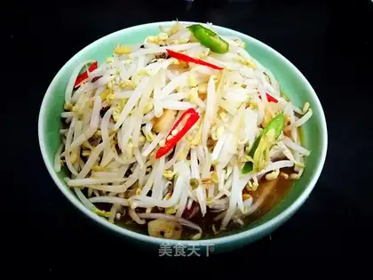 Sour green bean sprouts