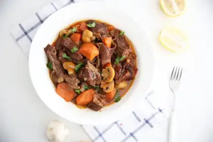 Cream beef with mashed potatoes
