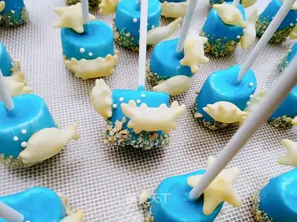 Oceanic marshmallow lollipop