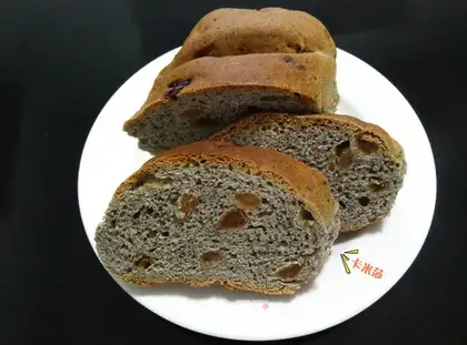 Black sesame grape dry roast