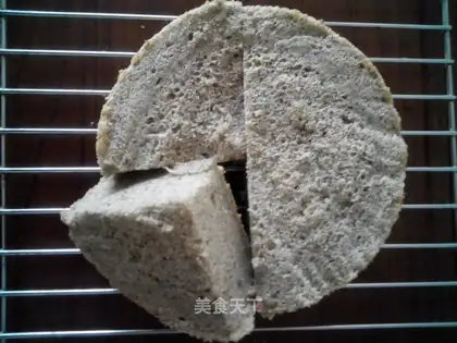 Low sugar, black sesame salt cake