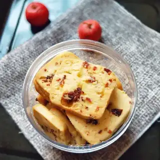 Cranberry butter cookies