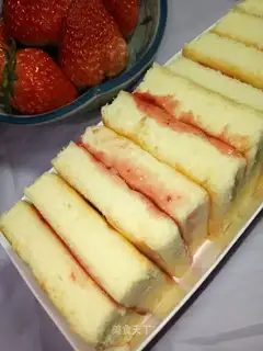 Strawberry jam cake