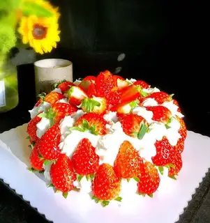 Strawberry. Tea cake