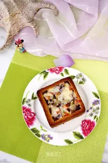 Black pepper beef toast box
