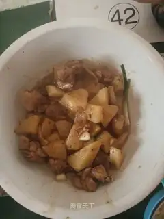 Chicken leg and potatoes