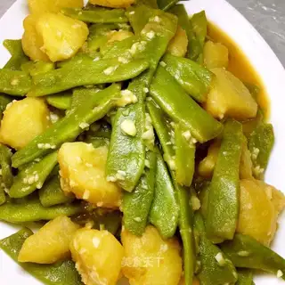 Potatoes with beans