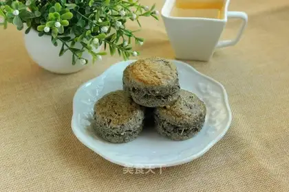 Sesame walnut scone