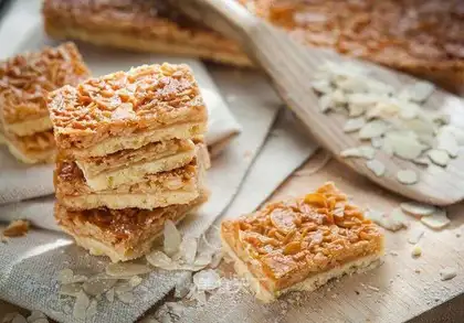 Almond pretzels