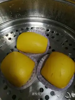 Pumpkin buns
