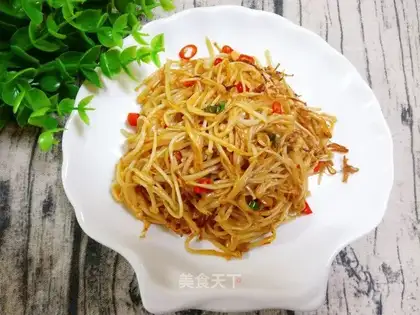 Garlic chili and golden needle mushrooms