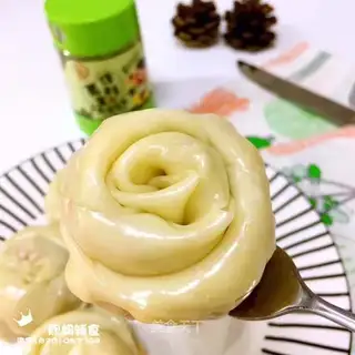 A flower dumpling