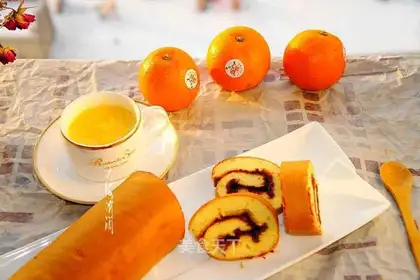 Orange cake roll