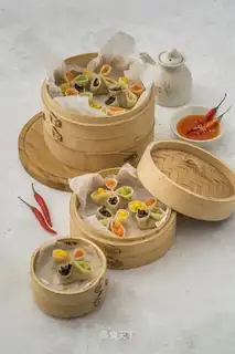 Four-Girl Steam