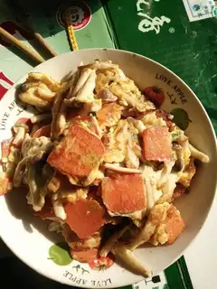 Seafood mushroom fried eggs