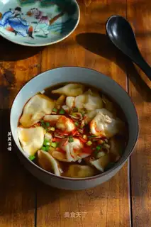 Sour soup dumplings
