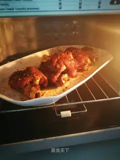 Roasted pig hoof