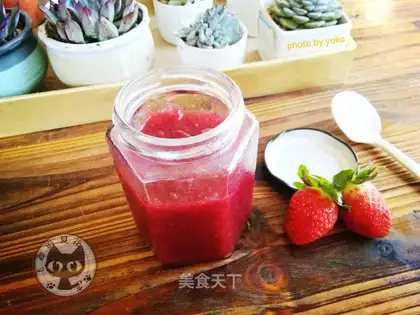 Homemade strawberry sauce